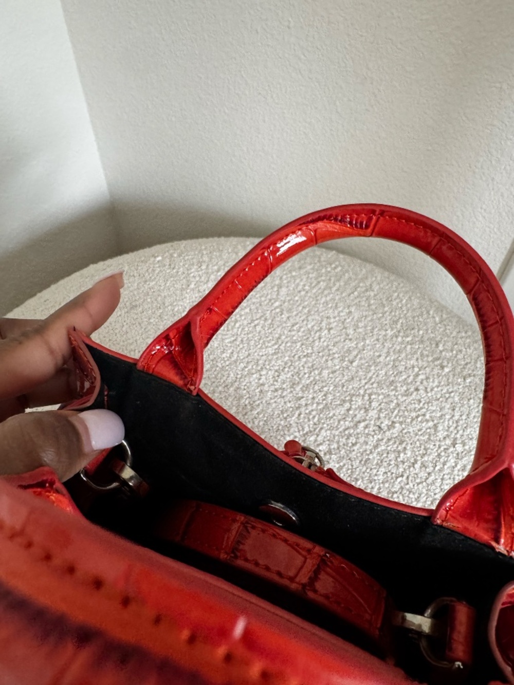 Brandon Blackwood Kuei Bag in red croc-embossed leather - Picture 6 of 8